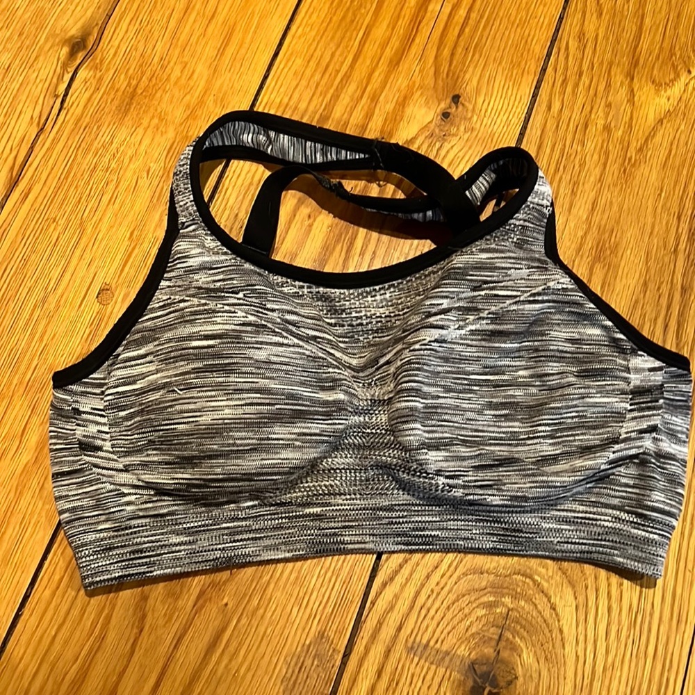 gray sports bra